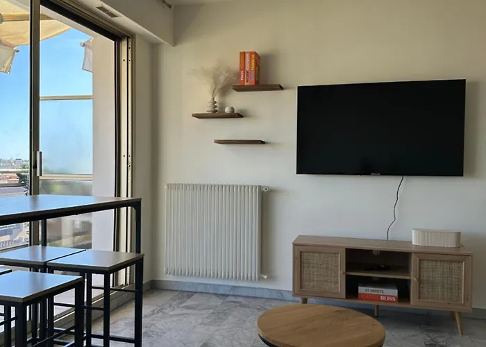 Superbe Plein Centre De Juan Les Pins 500m Des Plages